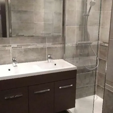 Apartment Jolie T2 Dans Securisee *